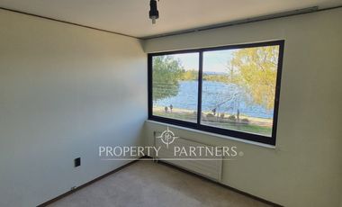 Amplio departamento con vista al Río Calle-Calle en la costanera de Valdivia