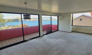 Amplio departamento con vista al Río Calle-Calle en la costanera de Valdivia