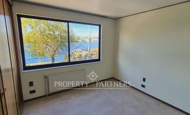 Amplio departamento con vista al Río Calle-Calle en la costanera de Valdivia