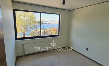 Amplio departamento con vista al Río Calle-Calle en la costanera de Valdivia