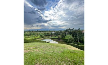 VENTA HERMOSO LOTE CON VISTA A LAGO EN CERRITOS PEREIRA