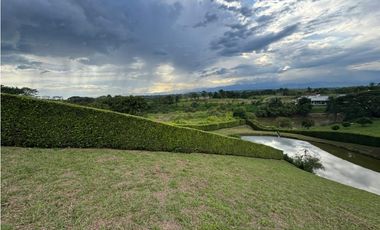 VENTA HERMOSO LOTE CON VISTA A LAGO EN CERRITOS PEREIRA