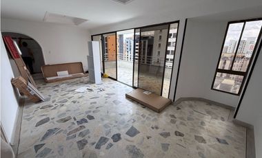 Apartamento en alquiler/ laureles