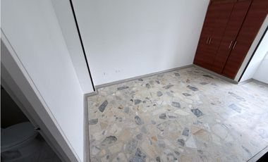 Apartamento en alquiler/ laureles