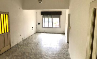 Casa en venta 1 dormitorio + comodín y cochera doble
