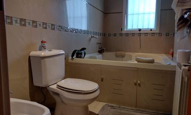 CASA SOBRE LOTE PROPIO EN BARRACAS VENTA