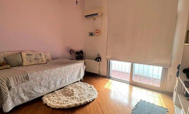 Casa en venta - 4 Dormitorios 4 Baños - Barracas