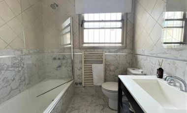 Casa en venta - 4 Dormitorios 4 Baños - Barracas