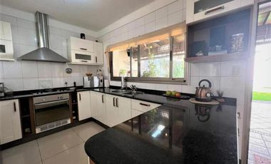 Casa en venta - 4 Dormitorios 4 Baños - Barracas