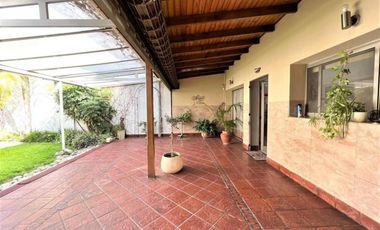 Casa en venta - 4 Dormitorios 4 Baños - Barracas