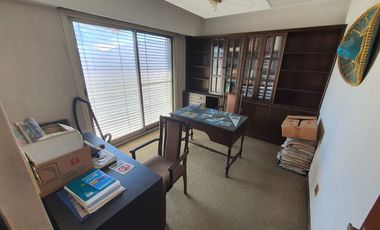 Casa de 4 dormitorios, parque y quincho en Lomas de Zamora