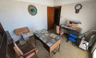 Casa de 4 dormitorios, parque y quincho en Lomas de Zamora