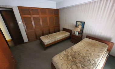 Casa de 4 dormitorios, parque y quincho en Lomas de Zamora