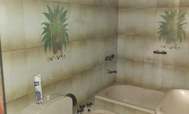 Casa de 4 dormitorios, parque y quincho en Lomas de Zamora