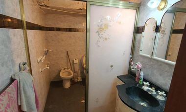 Casa de 4 dormitorios, parque y quincho en Lomas de Zamora