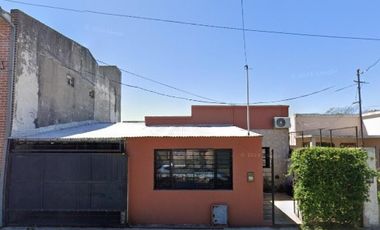 Casa en venta - 2 Dormitorios 1 Baño - Zarate