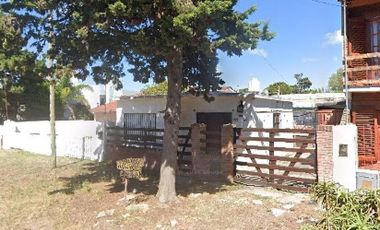 Casa en venta - 2 Dormitorios 2 Baños - Mar de Ajó