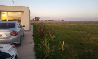 Casa en alquiler - 3 Dormitorios 2 Baños - Coronel Brandsen