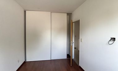 Duplex a estrenar de 3 amb. c/patio propio y espacio de cochera