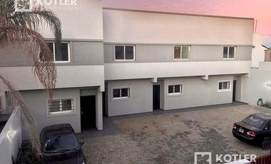 Duplex a estrenar de 3 amb. c/patio propio y espacio de cochera