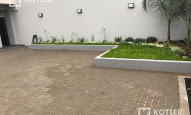Duplex a estrenar de 3 amb. c/patio propio y espacio de cochera