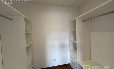 Duplex a estrenar de 3 amb. c/patio propio y espacio de cochera