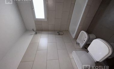 Duplex a estrenar de 3 amb. c/patio propio y espacio de cochera