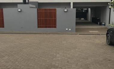 Duplex a estrenar de 3 amb. c/patio propio y espacio de cochera