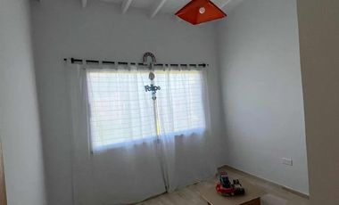 Casa en alquiler - 3 Dormitorios 1 Baño - Canning