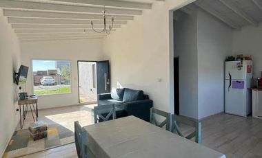 Casa en alquiler - 3 Dormitorios 1 Baño - Canning