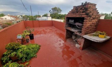 Casa en venta - 2 Dormitorios 1 Baño - 100Mts2 - Remedios de Escalada