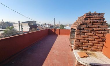 Casa en venta - 2 Dormitorios 1 Baño - 100Mts2 - Remedios de Escalada