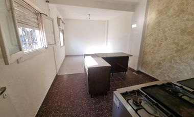 Casa en venta - 2 Dormitorios 1 Baño - 100Mts2 - Remedios de Escalada