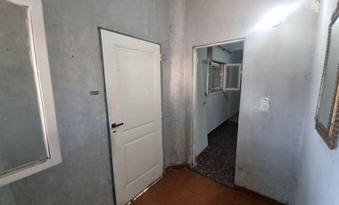 Casa en venta - 2 Dormitorios 1 Baño - 100Mts2 - Remedios de Escalada