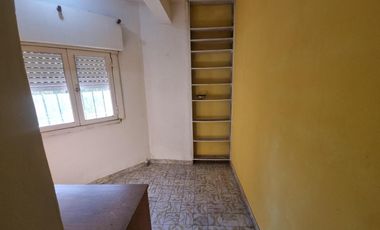 Casa en venta - 2 Dormitorios 1 Baño - 100Mts2 - Remedios de Escalada