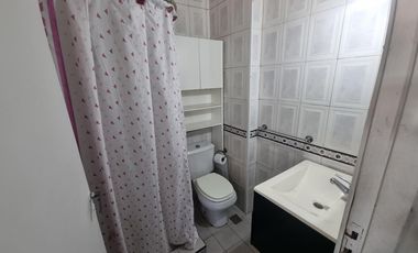 Casa en venta - 2 Dormitorios 1 Baño - 100Mts2 - Remedios de Escalada
