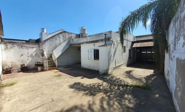 Casa con deposito en Lomas de Zamora