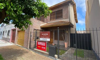 Casa en venta a pocas cuadras de la estación.