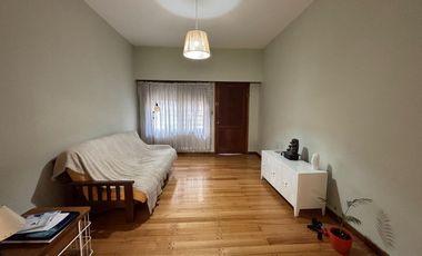 Casa en venta a pocas cuadras de la estación.