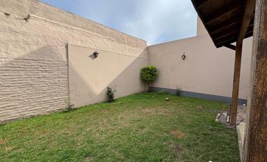 Casa en venta a pocas cuadras de la estación.
