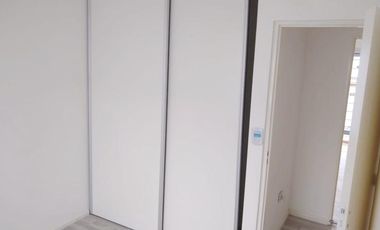 2 Duplex de 2 dormitorios con cochera y espacio libre a estrenar.- R. de Escalada.