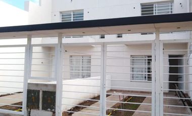 2 Duplex de 2 dormitorios con cochera y espacio libre a estrenar.- R. de Escalada.