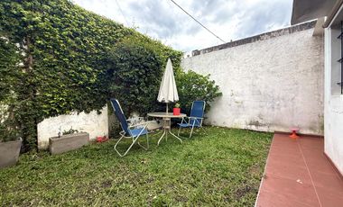 Casa de 2 dormitorios con cochera en Matheu