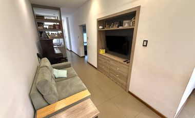 Casa de 2 dormitorios con cochera en Matheu