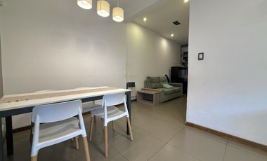 Casa de 2 dormitorios con cochera en Matheu