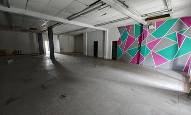 Excelente propiedad con amplio local en venta en Laferrere Luro