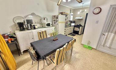 Casa de 3 dormitorios con terraza exclusiva y cochera en Pichincha