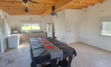 Casa Quinta en venta - 4 Dormitorios 4 Baños - Coronel Brandsen