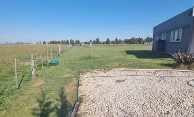 Casa Quinta en venta - 4 Dormitorios 4 Baños - Coronel Brandsen