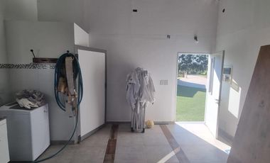 Casa Quinta en venta - 4 Dormitorios 4 Baños - Coronel Brandsen